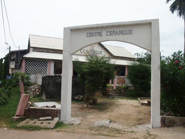 CERCLE DES COLONS (CENTRE DE CERAMIQUE) DE GRAND-BASSAM