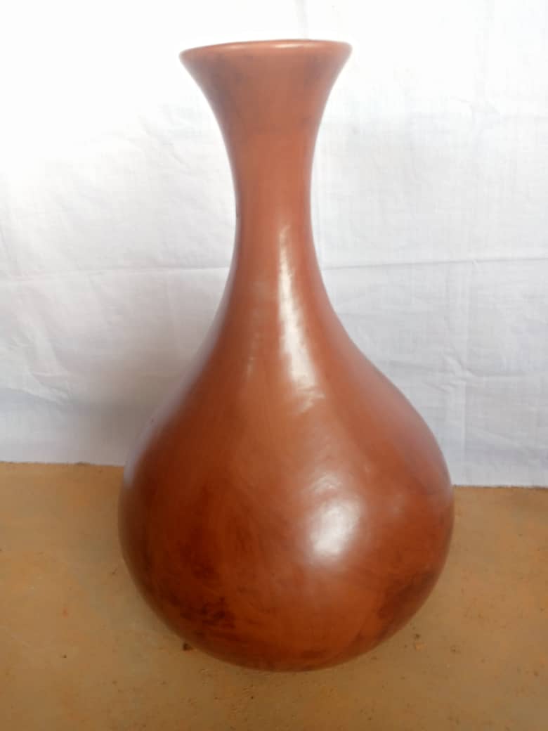 Bouteille en argile (Maron)